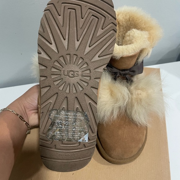 UGG Gita Tan Boots with Cream Fur Pom Poms - Picture 5 of 10